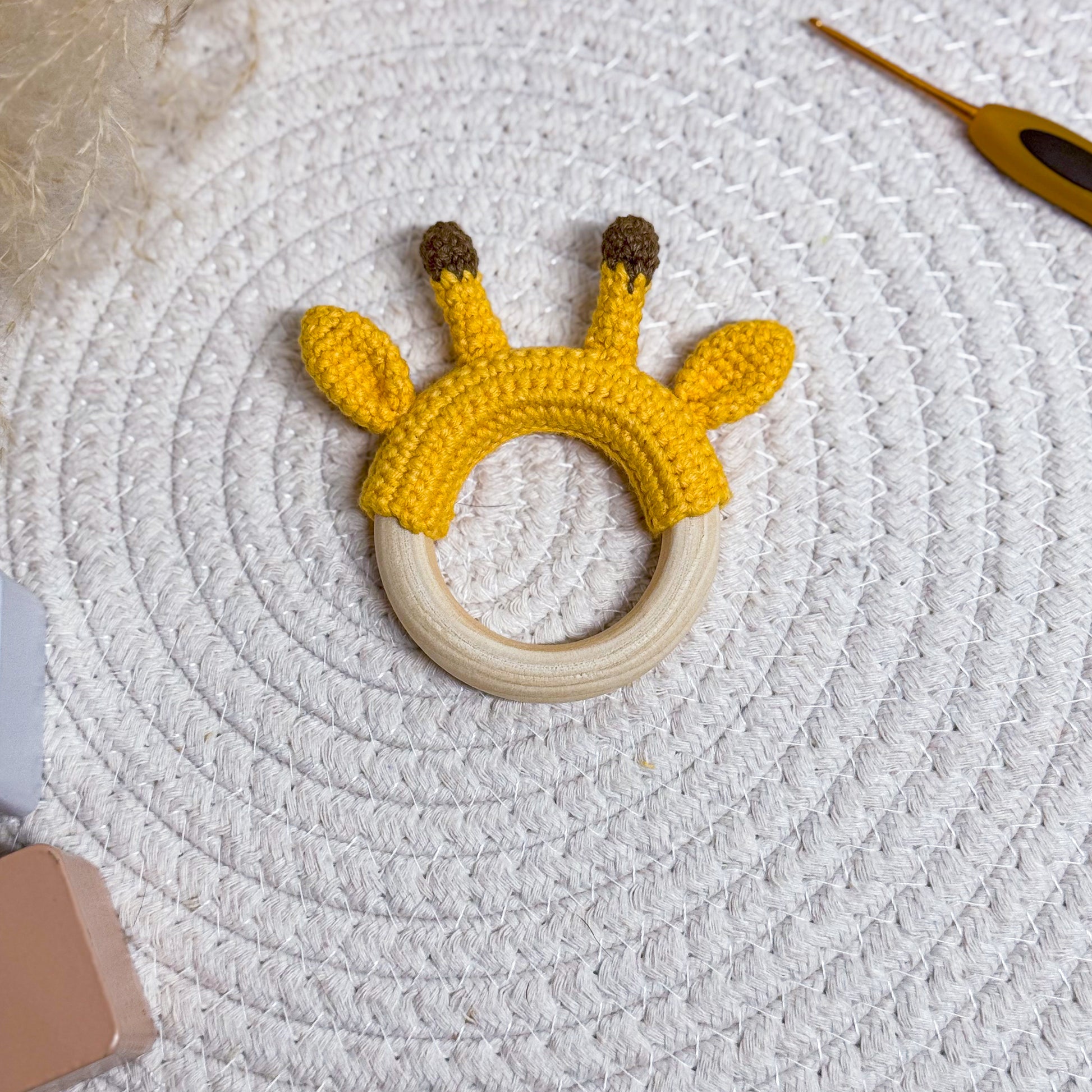 Giraffe Teething Ring - The Yarn Toys